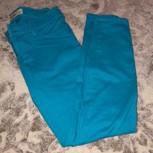 Hollister blue color jeans NWOT